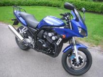 Yamaha FZS 600 Fazer - Moneen ajoon