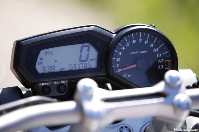 Tyypit: Yamaha FZ1-N - Mukava tehonaku Tyypit: Yamaha FZ1-N - Mukava tehonaku