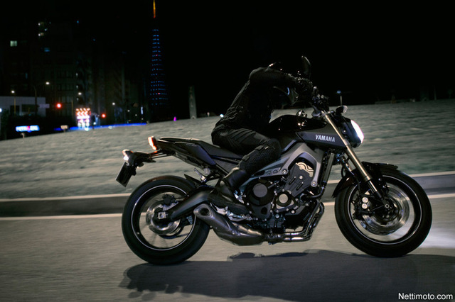 Yamaha MT-09 – Japanin kolmisylinterinen vastaisku Yamaha MT-09 – Japanin kolmisylinterinen vastaisku