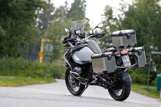 BMW R1200 GS Adventure – Reissulle, ravalle ja radalle BMW R1200 GS Adventure – Reissulle, ravalle ja radalle