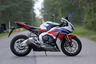 Honda CBR1000RR Fireblade – Salonkikelpoinen Supersport