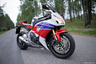 Honda CBR1000RR Fireblade – Salonkikelpoinen Supersport