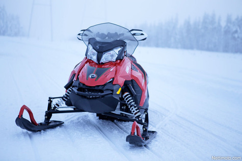 Lynx Rave RE 800R – Valmis kilparadalle