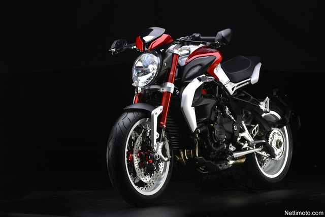 MV Agusta Dragster 800 RR – Röyhkeä ja alaston MV Agusta Dragster 800 RR – Röyhkeä ja alaston
