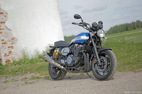 Yamaha XJR1300 – Retronaku ja powercruiser
