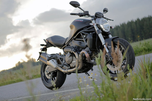 Ducati Monster 821 – Vähän isompi pikkumörkö