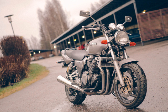 Nettimoto rakentaa – XJR:n uusi elämä