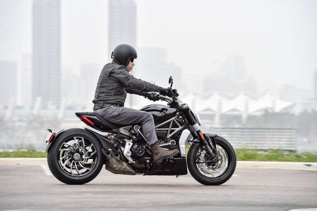 Ducati XDiavel – Sporttipyörän ja cruiserin risteytys Ducati XDiavel – Sporttipyörän ja cruiserin risteytys