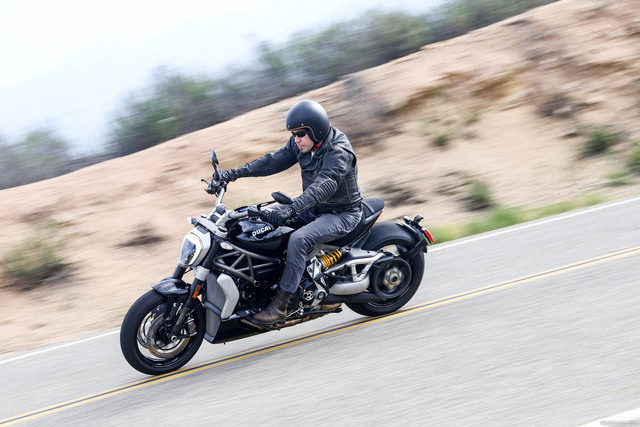 Ducati XDiavel – Sporttipyörän ja cruiserin risteytys Ducati XDiavel – Sporttipyörän ja cruiserin risteytys