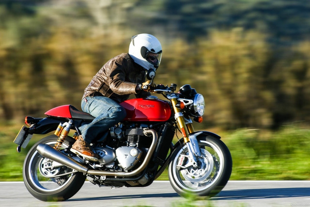 Triumph Thruxton R – Eturengasta nostava retro