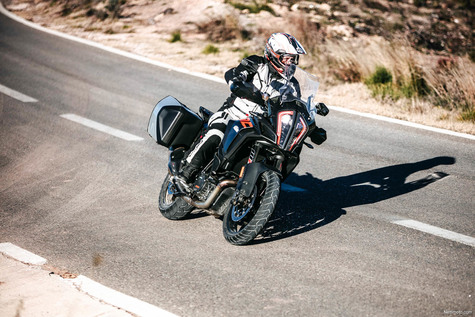 KTM 1290 Super Adventure S - S niinkuin sporttinen