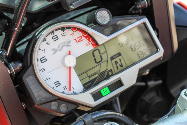 BMW S1000XR – Adventure ja rataohjus törmäyskurssilla BMW S1000XR – Adventure ja rataohjus törmäyskurssilla