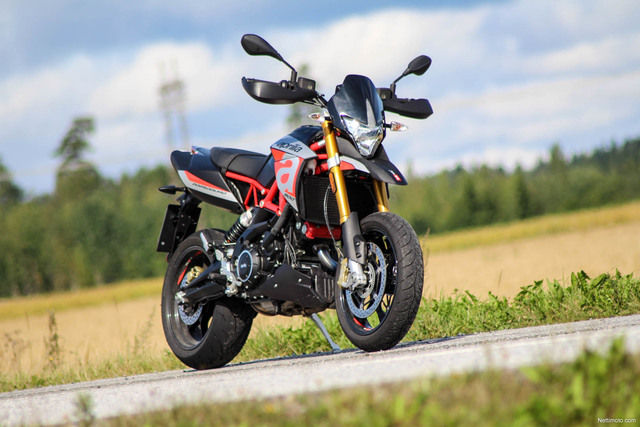 Aprilia Dorsoduro 900 – Ehta ja aito Italoravuri