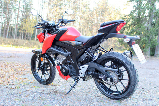 Suzuki GSX-S 125 ABS – Nakutaistelija piikkiluokkaan Suzuki GSX-S 125 ABS – Nakutaistelija piikkiluokkaan