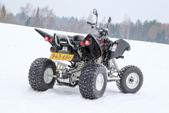 Access Sport – Kevytkenkäinen crossitraktori Access Sport – Kevytkenkäinen crossitraktori