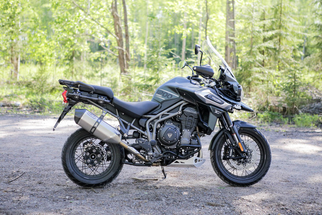 Triumph Tiger 1200 XCa – Täyteen ladattu Adventure-mörssäri