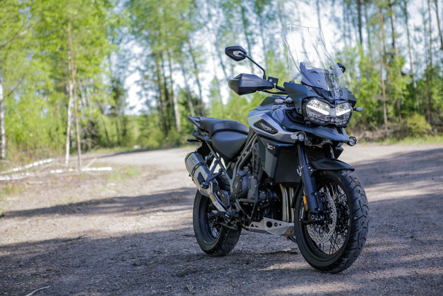 Triumph Tiger 1200 XCa – Täyteen ladattu Adventure-mörssäri