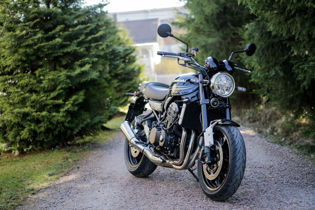 Kawasaki Z900RS – Voimaa vanhoissa kuorissa