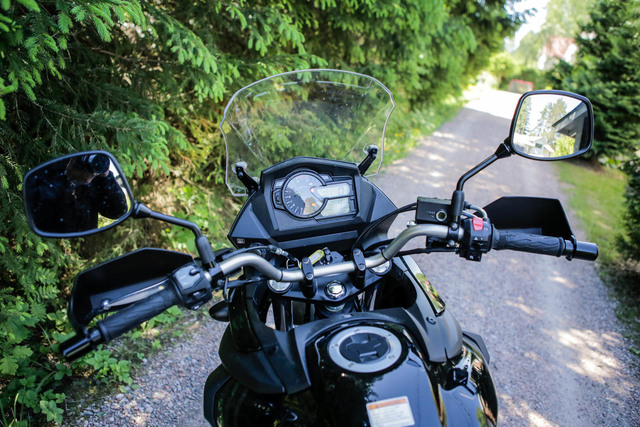 Suzuki DL650 – Budjettiluokan seikkailija Suzuki DL650 – Budjettiluokan seikkailija