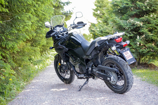 Suzuki DL650 – Budjettiluokan seikkailija Suzuki DL650 – Budjettiluokan seikkailija
