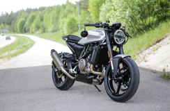 Husqvarna Vitpilen 701 – Mukillinen raakaa voimaa