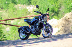Husqvarna Svartpilen 401 – Notkea nurkkapatriootti