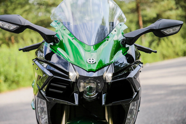 Kawasaki H2 SX – Infernaalisen ripeä reissupyörä Kawasaki H2 SX – Infernaalisen ripeä reissupyörä