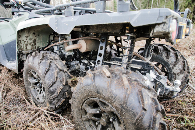 Can-Am Outlander 6x6 450 T – Kevyt ja kerkeä kuusipyöräinen Can-Am Outlander 6x6 450 T – Kevyt ja kerkeä kuusipyöräinen