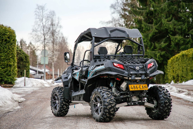 CF Moto ZForce 1000 – Työläinen ja rellestäjä CF Moto ZForce 1000 – Työläinen ja rellestäjä