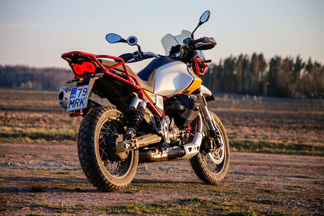 Moto Guzzi V85TT – Kaunotar vai hirviö? Moto Guzzi V85TT – Kaunotar vai hirviö?