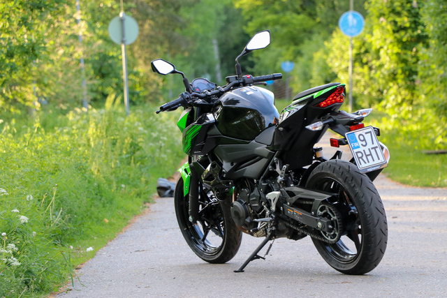 Kawasaki Z400 – Lisää lihaksia pikku-Zetalle Kawasaki Z400 – Lisää lihaksia pikku-Zetalle