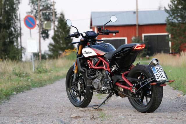 Indian FTR 1200 – Karski flat tracker