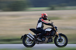 Indian FTR 1200 – Karski flat tracker