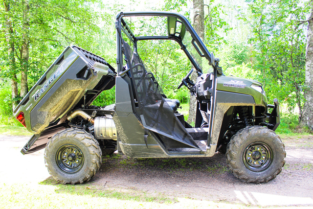 Polaris Ranger XP 1000 – Työn raskaan raataja Polaris Ranger XP 1000 – Työn raskaan raataja