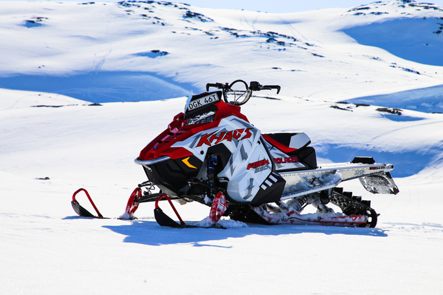 Polaris 850 RMK Khaos – Äärimmäinen puuterinpöllyttäjä Polaris 850 RMK Khaos – Äärimmäinen puuterinpöllyttäjä