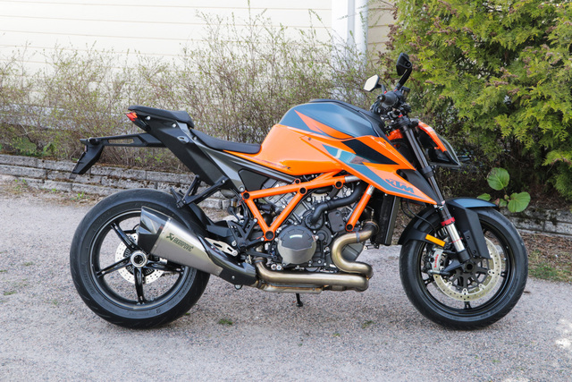 KTM 1290 SuperDuke R – Törkytehdas KTM 1290 SuperDuke R – Törkytehdas