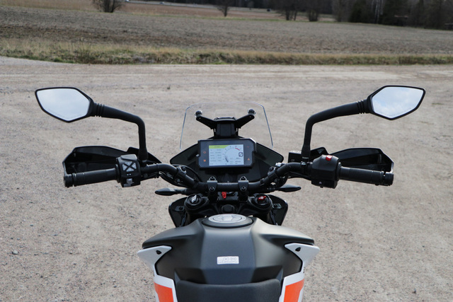 KTM 390 Adventure – Pieneen seikkailunnälkään KTM 390 Adventure – Pieneen seikkailunnälkään