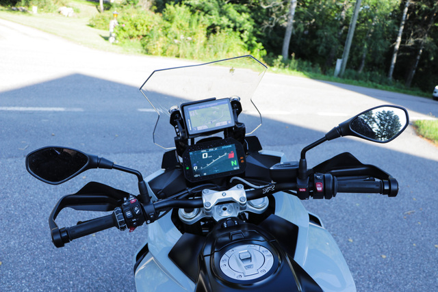 BMW S1000XR – Sporttiadventuren pehmeämpi olemus BMW S1000XR – Sporttiadventuren pehmeämpi olemus