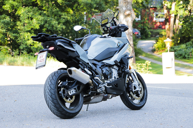 BMW S1000XR – Sporttiadventuren pehmeämpi olemus BMW S1000XR – Sporttiadventuren pehmeämpi olemus