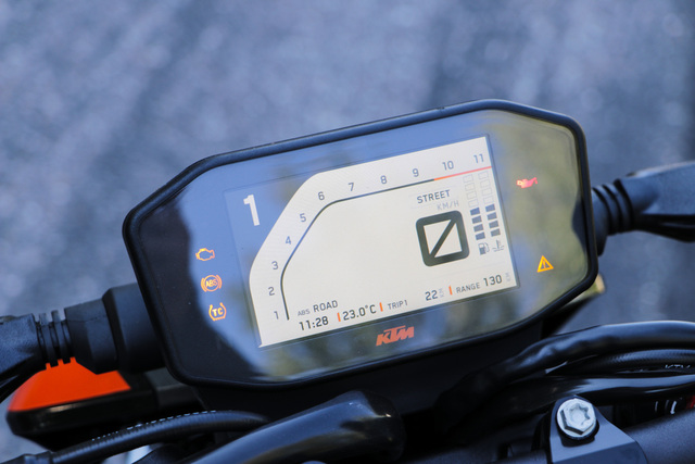 KTM 890 Duke R – Nakutykki