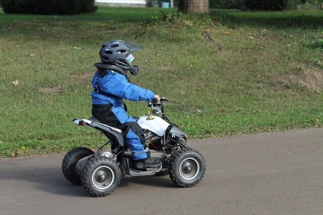 Minimönkijät ja minicrossit tuovat perheen pienimmät mukaan moottoriurheiluun Minimönkijät ja minicrossit tuovat perheen pienimmät mukaan moottoriurheiluun