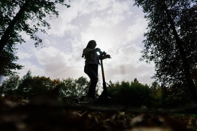 Vältä kalliit seuraukset - nämä sähköllä kulkevat laitteet pitää liikennevakuuttaa Vältä kalliit seuraukset - nämä sähköllä kulkevat laitteet pitää liikennevakuuttaa