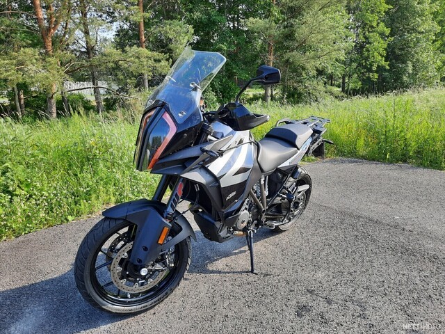 Laita motosi vuokralle ja kata käyttökuluja lisätienesteillä Laita motosi vuokralle ja kata käyttökuluja lisätienesteillä