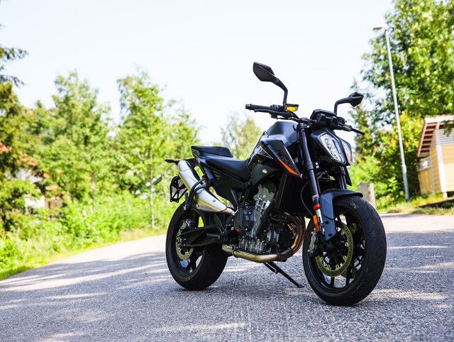 KTM 890 Duke – Perusmallin nakuriiviö