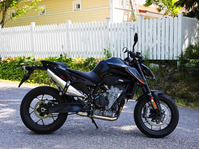 KTM 890 Duke – Perusmallin nakuriiviö