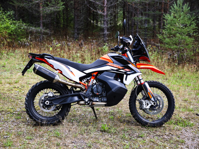KTM 890 Adventure R – Metsäpolkujen valtias