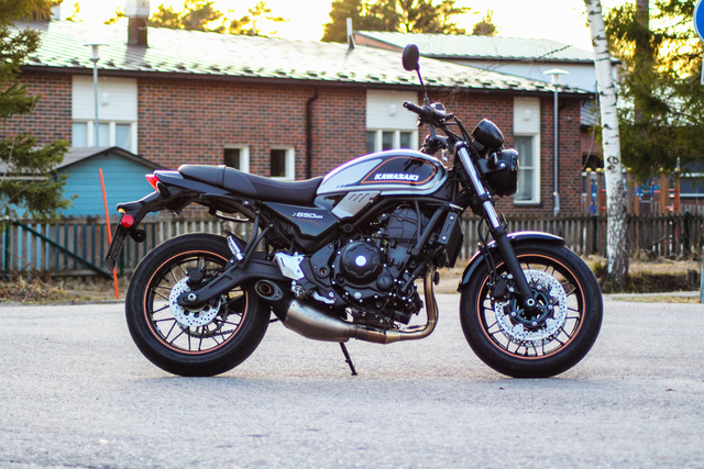 Kawasaki Z 650 RS – Rennompi retroherkku Kawasaki Z 650 RS – Rennompi retroherkku