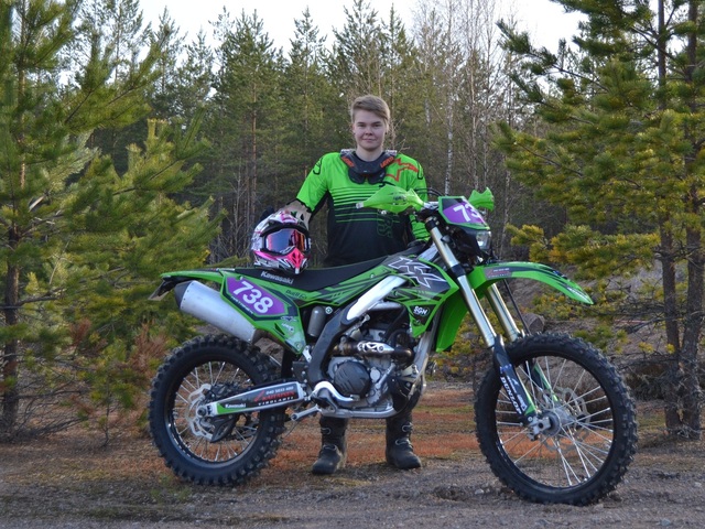 Onko tässä tämän hetken paras enduromoottoripyörä? Tanja Kaitaisen valinta on Kawasaki KX250XC
