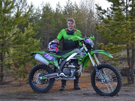 Onko tässä tämän hetken paras enduromoottoripyörä? Tanja Kaitaisen valinta on Kawasaki KX250XC