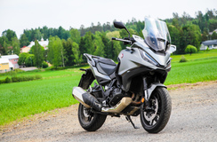 Honda NT 1100 DCT – Menevä ja mukava matkajuhta